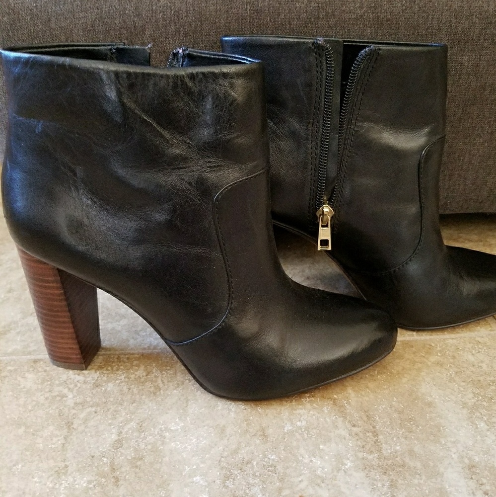 ANN TAYLOR BOOTS